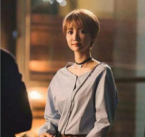 脖子长的明星,揭秘脖子长明星的独特魅力